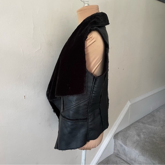 BLANK NYC Black Faux Shearling Vegan Leather Drape Front Open Vest EUC Size Med - Picture 4 of 12